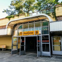 Photo taken at Metro =B= Radlická by Roman L. on 6/18/2017
