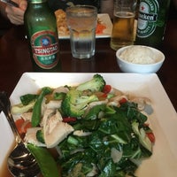 Das Foto wurde bei Amarit Thai Restaurant von Rob M. am 6/20/2015 aufgenommen