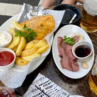 Photo taken at 82 ALE HOUSE 新宿三丁目店 by ちーちゃん on 6/4/2022