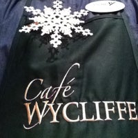 Foto tomada en Wycliffe Cafe  por Brian S. el 12/5/2012