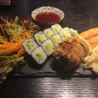 Foto tirada no(a) Sweet Sushi por Burak T. em 10/4/2017