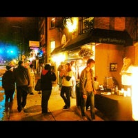 Foto tirada no(a) Green T Coffee Shop por dan o. em 10/15/2012