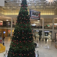 Photo taken at Staten Island Mall by RC on 12/17/2016