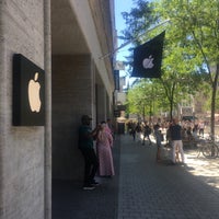 Photo taken at Apple Hannover by Naif on 7/2/2018