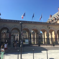 Photo taken at Cité Internationale Universitaire by Caner 🎭✔️ on 8/6/2018