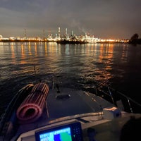 Photo taken at Republic of Singapore Yacht Club by Shinya I. on 4/26/2022