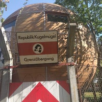 Photo taken at Republik Kugelmugel by Bartoloměj 🦉 on 9/30/2017