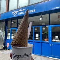 Photo taken at Morgenstern&amp;#39;s Finest Ice Cream by Devin C. on 9/7/2020