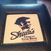 6/19/2013 tarihinde Helen D.ziyaretçi tarafından Shula&amp;#39;s Steak House'de çekilen fotoğraf