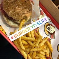 Photo taken at Burger Yiyelim by Fatih Y. on 3/4/2020