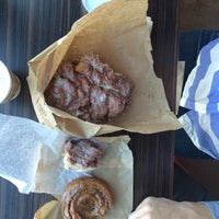 3/4/2016에 Abbie C.님이 Sugar Shack Donuts &amp;amp; Coffee에서 찍은 사진