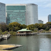 Photo taken at Hamarikyu Gardens by Shigeki M. on 3/19/2024