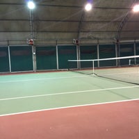 Foto tirada no(a) Darüşşafaka Tenis Park Akademi por Pinarikoooo em 1/8/2015