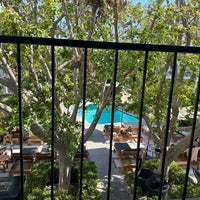 รูปภาพถ่ายที่ Avalon Hotel Palm Springs โดย Domo N. เมื่อ 7/29/2023