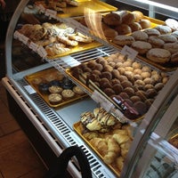 Foto scattata a Backstube: Authentic German Bakery da Adrianne S. il 11/10/2012
