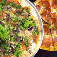 Foto diambil di Bellini Italian Restaurant &amp;amp; Brick Oven Pizza oleh Bellini Italian Restaurant &amp;amp; Brick Oven Pizza pada 11/18/2014