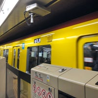 Photo taken at Ginza Line Akasaka-mitsuke Station (G05) by lee_koo ワ. on 12/21/2023