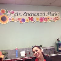2/14/2013에 Victoria H.님이 An Enchanted Florist에서 찍은 사진
