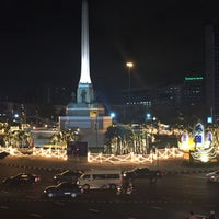 Photo taken at Victory Monument by น้ำซ้ม น้ำส้ม on 7/29/2015