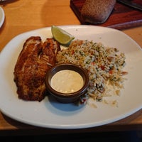 Photo taken at Outback Steakhouse by Marcele on 5/8/2019