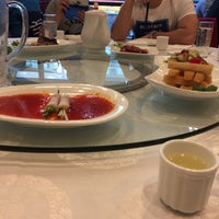Das Foto wurde bei Rong Restaurant von Michelle H. am 5/7/2017 aufgenommen