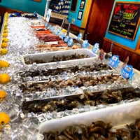 Foto tomada en Dockside N&amp;#39; Duck Seafood Market  por Brian B. el 8/18/2013
