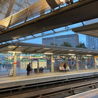 Photo taken at Stratford London Underground and DLR Station by Nicole M. on 10/16/2023