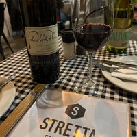 Foto tirada no(a) Stretta Cafe por Nicole M. em 7/15/2023