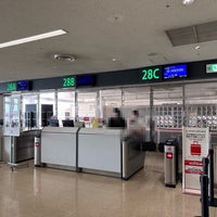 Photo taken at Gate 28 A B C by Yuriko I. on 3/18/2024