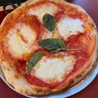 Снимок сделан в Pompieri Pizza пользователем Chad P. 7/30/2023