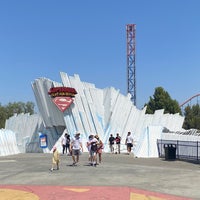 Photo taken at Superman: Escape From Krypton by Ricky P. on 8/21/2022
