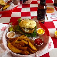 Photo taken at Fuddruckers by Dane A. on 5/16/2014