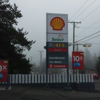 Photo taken at Shell by Dayes W. on 1/25/2014