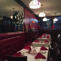 Das Foto wurde bei TJ Byrnes Bar and Restaurant von David G. am 1/1/2016 aufgenommen