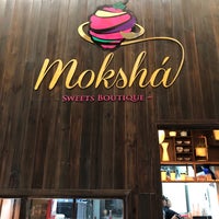 รูปภาพถ่ายที่ Mokshá Café โดย Mark W. เมื่อ 1/18/2020