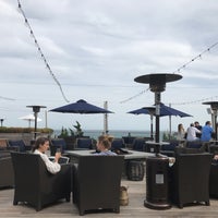 Photo taken at Acqua Oceanfront Fire Pit Lounge At Gurneys Inn by Jen O. on 6/29/2017