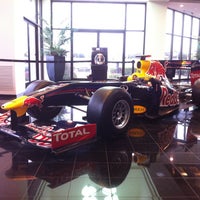 รูปภาพถ่ายที่ Grubbs Infiniti โดย Clint D. เมื่อ 10/6/2012