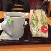 Photo taken at EXCELSIOR CAFFÉ 大森東口店 by Hiroki N. on 3/9/2015