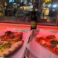 12/8/2022 tarihinde Robert T.ziyaretçi tarafından Wiseguy NY Pizza'de çekilen fotoğraf