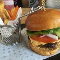 Foto scattata a Ankara Döner &amp;amp; Burger da Marina F. il 6/7/2016