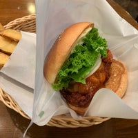 Photo taken at Freshness Burger by Daiki S. on 9/30/2018
