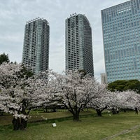 Photo taken at Hamarikyu Gardens by Daiki S. on 4/8/2024