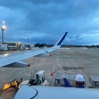 米子空港滑走路 Airport