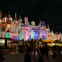 Photo taken at It&amp;#39;s a Small World by Daiki S. on 10/11/2023