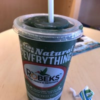 Photo taken at Robeks Fresh Juices &amp;amp; Smoothies by Sophie on 5/21/2017
