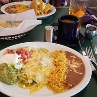 Foto diambil di El Tio Tex-Mex Grill oleh Michelle H. pada 12/23/2018