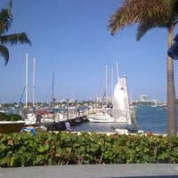 7/19/2015 tarihinde Jorge D.ziyaretçi tarafından Miami Yacht Club'de çekilen fotoğraf