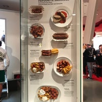Das Foto wurde bei Deutsches Currywurst Museum von Crème B. am 9/23/2018 aufgenommen