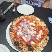 7/17/2021 tarihinde Lyzi D.ziyaretçi tarafından Oak Pizzeria Napoletana'de çekilen fotoğraf