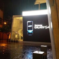 7/21/2013에 Aldo E.님이 Samsung Experience Store에서 찍은 사진